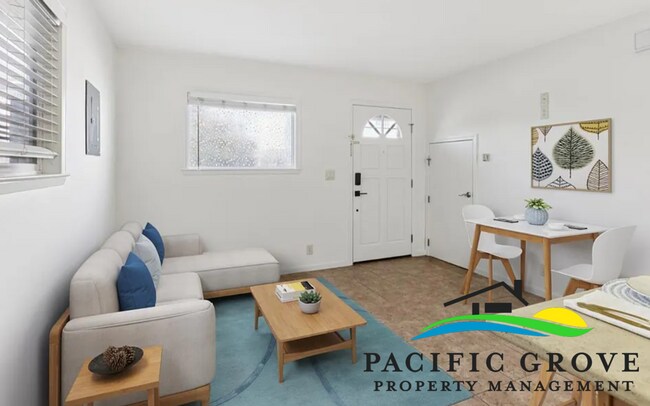 Foto del edificio - Cozy Coastal Retreat with Ocean Glimpses in Pacific Grove