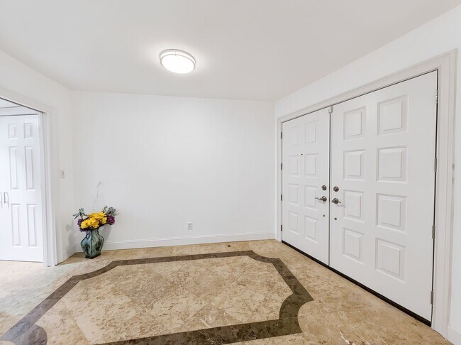 Foto del edificio - Golf Lover 4 Bed + Den and 3 Bath Pool Home in Lely Golf Estates