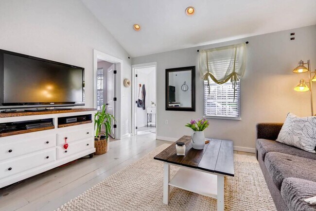 Foto del edificio - 4481 Meade St