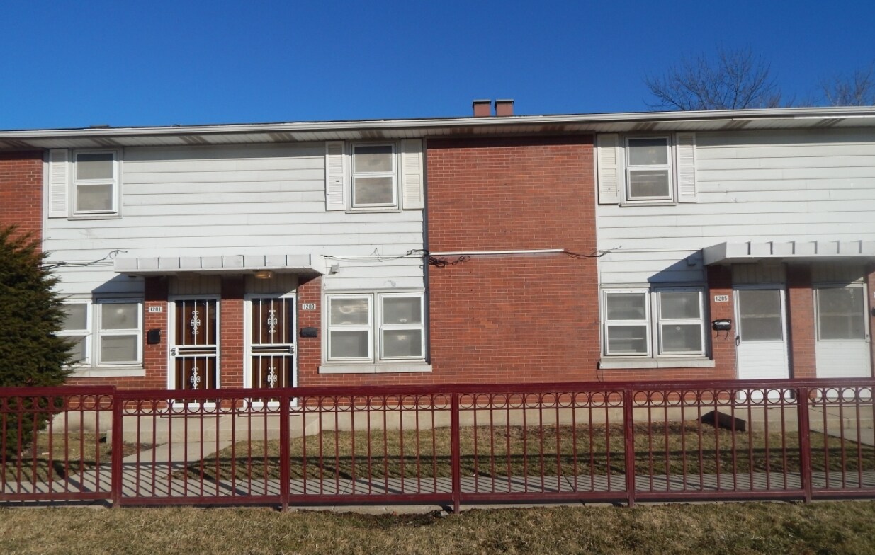 Primary Photo - Vera L. Yates Homes