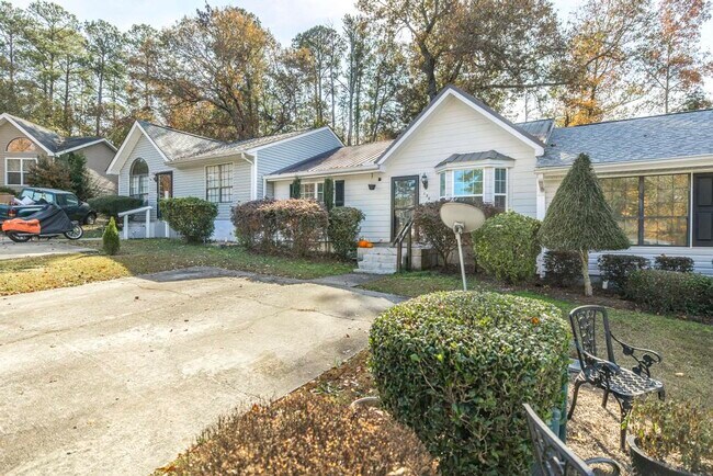 Foto del edificio - 130 Wrights Mill Cir