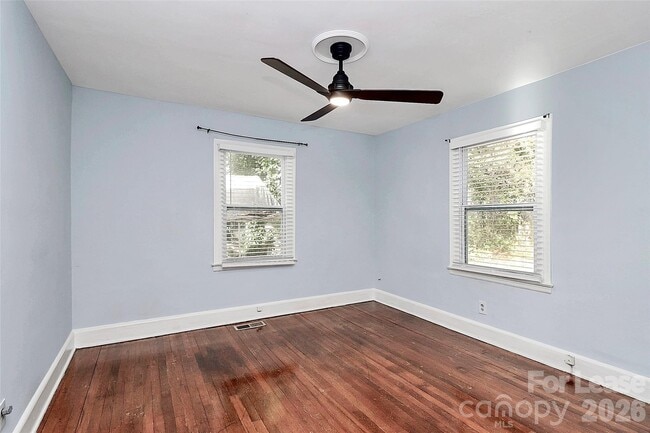 Building Photo - 1105 Brookhurst Dr