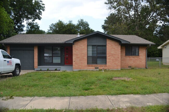 Foto del edificio - GREAT 3 BED/1.5 BATH STARTER HOME IN MEADO...