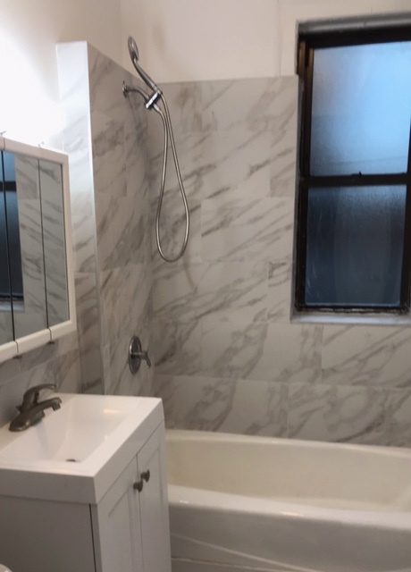 Foto del edificio - 1356 W Devon Ave