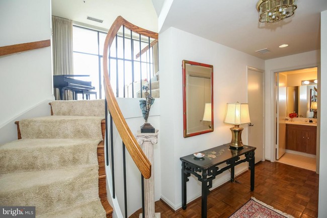 Foto del edificio - 1401 N Oak St