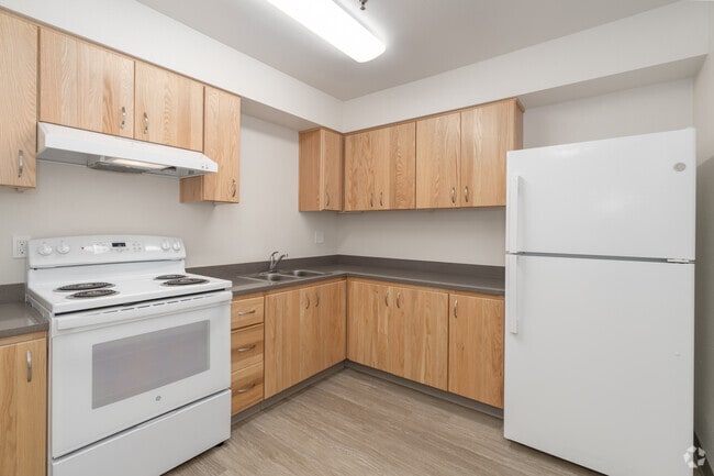 1BR, 1BA - 678SF - Kitchen - Tarkington Square Apartments