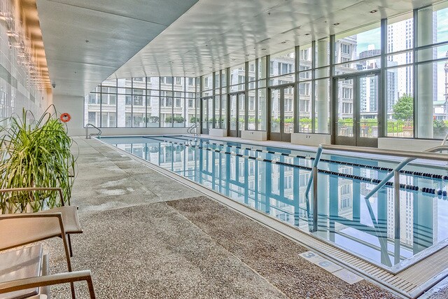 Foto del edificio - 130 N Garland Ct