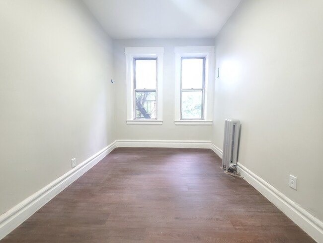 191 Roseville Ave 8 - 195 Roseville Ave