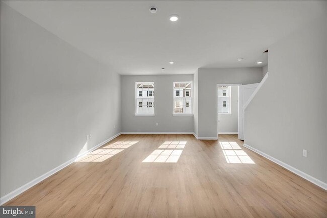 Building Photo - 220 Sandy Rdg Rd