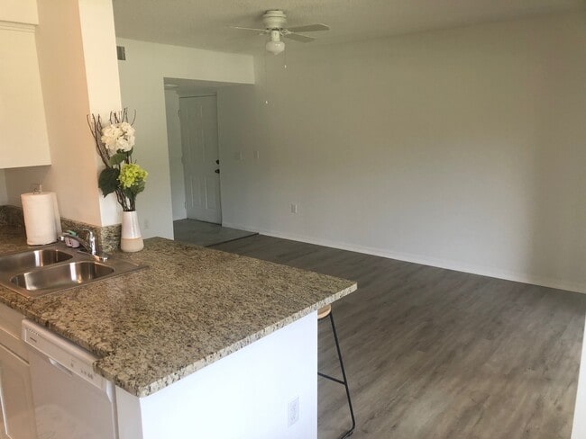 Kitchen - 1650 N 42nd Cir