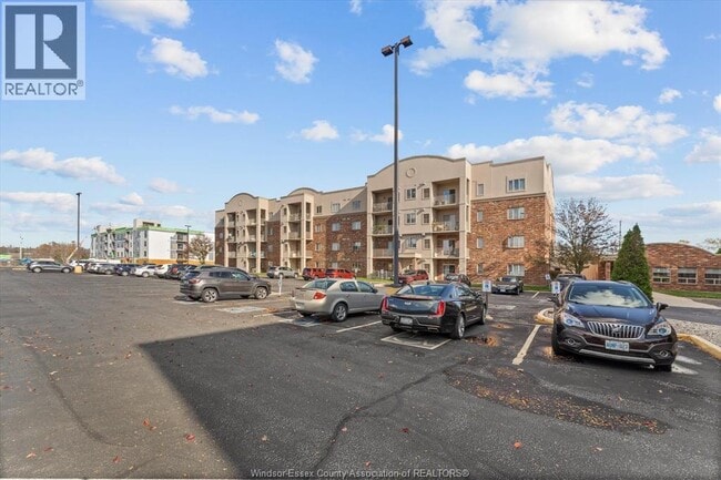 Building Photo - 5995 Ellis St