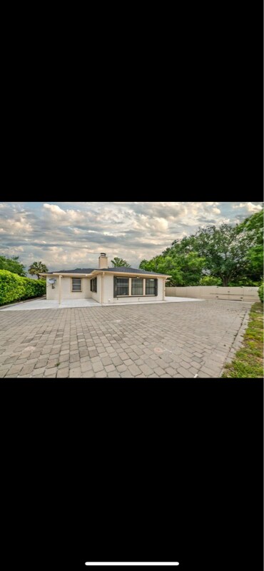 Building Photo - 3154 Foxwood Dr
