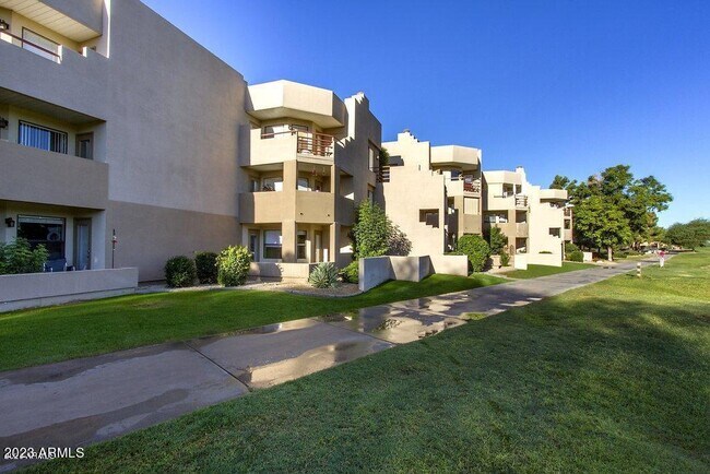 Building Photo - 4850 E Desert Cove Ave