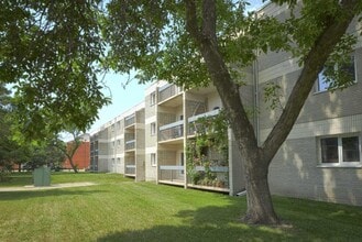 Building Photo - 1000 Markham Rd