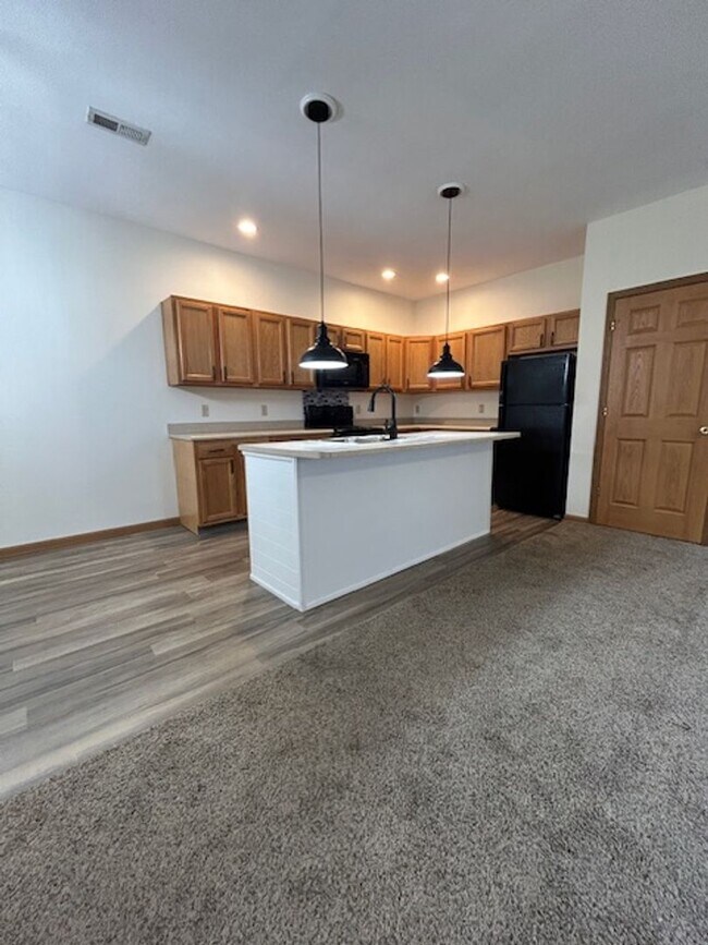 Foto del edificio - Modern Brick Ranch with 3 Bedrooms, 1.5 Ba...