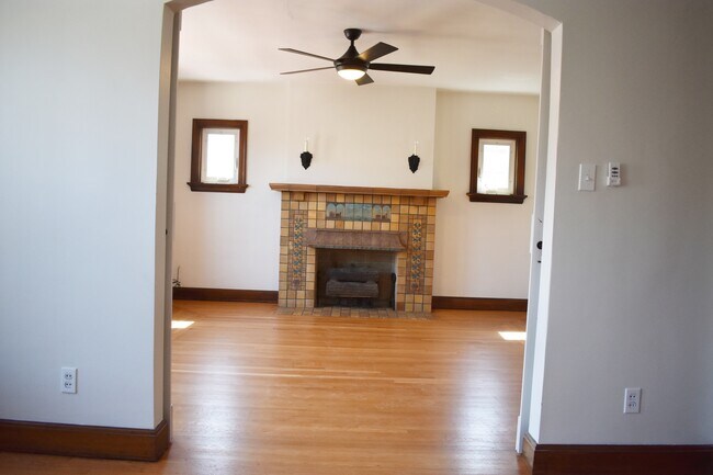Sala de estar - 625 6th Ave