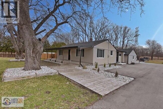 Photo du bâtiment - 5051 Matchett Rd