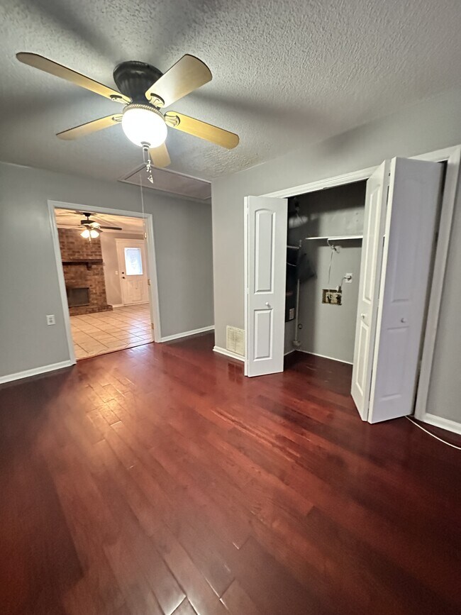 Building Photo - 1 Brandle Cove