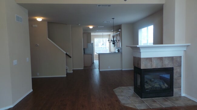 Foto del edificio - **Make this your Home**