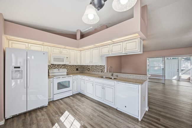 Foto del edificio - 7239 Scenic Pl