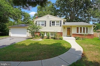 Building Photo - 8905 Valley Forge Dr