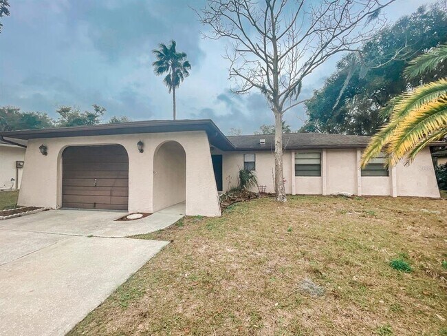 Foto del edificio - 12834 Lake Tree Ln
