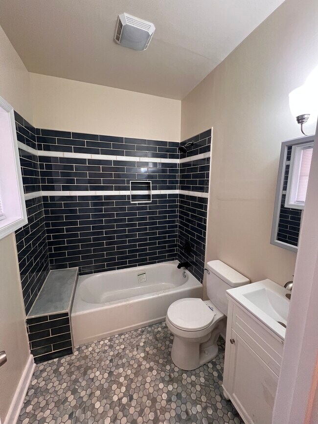 Foto del edificio - 1005 W High St