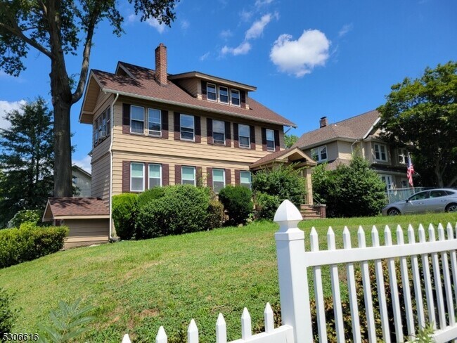 Building Photo - 1 Berkeley Heights Park