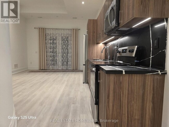 Building Photo - 11 Burke St