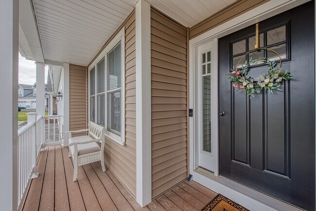 Foto del edificio - 35 Metacomet Rd