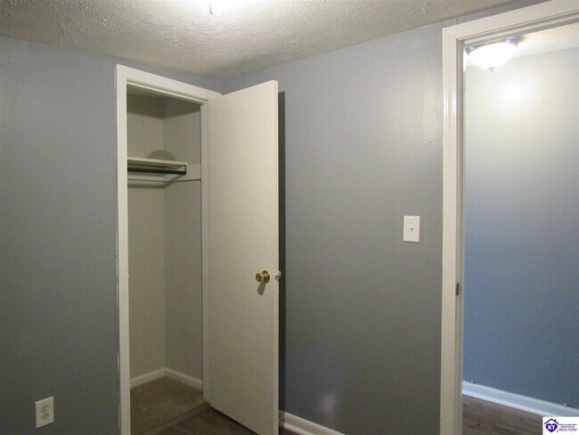 Foto del edificio - 3640 Flaherty Rd