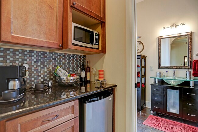 Foto del edificio - 1611 Lynnview Dr
