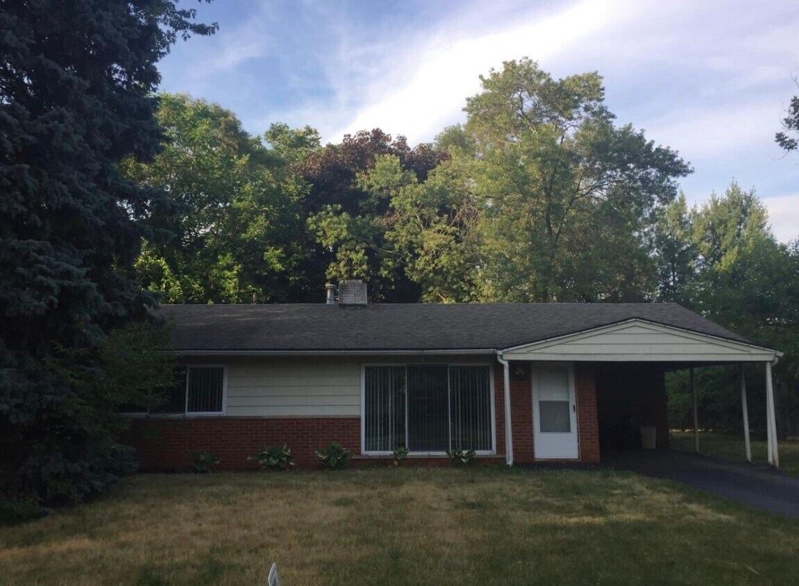 2432 Walce Dr, West Bloomfield, MI 48324 House Rental in West