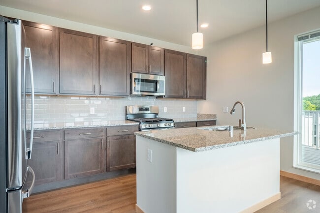 2BR, 2BA - 1353SF - Kitchen - Marquee