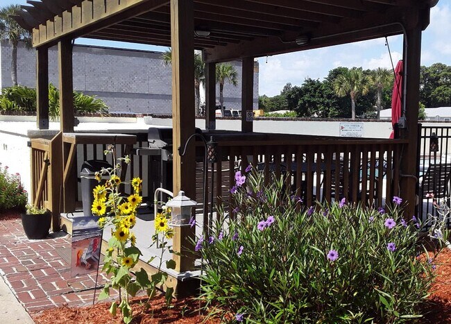 Foto del edificio - 300 Monroe Ave