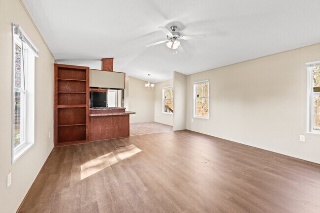 Foto del edificio - 15704 Country Way