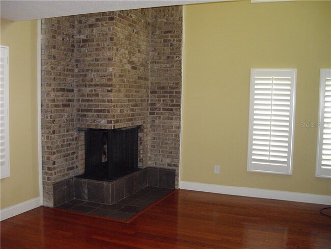 Building Photo - 536 W Par St