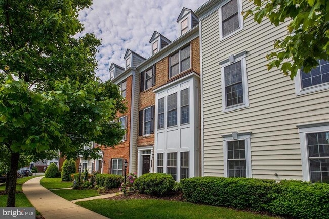 Building Photo - 14580 Crossfield Way