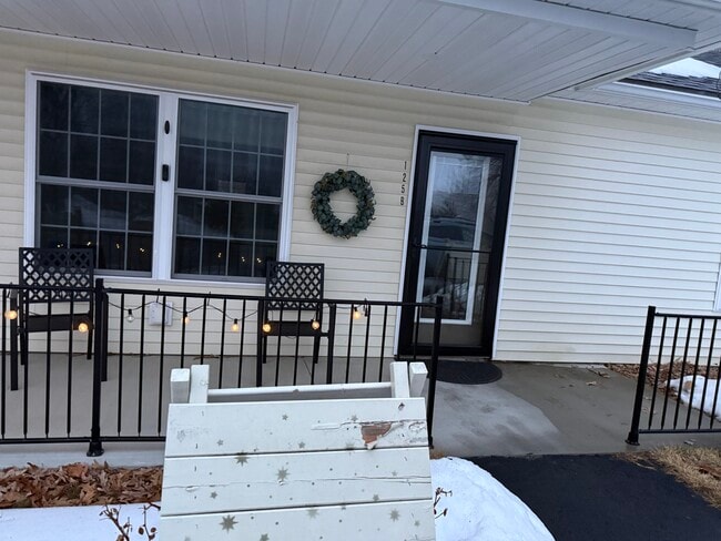 Front Entrance - 125 High St