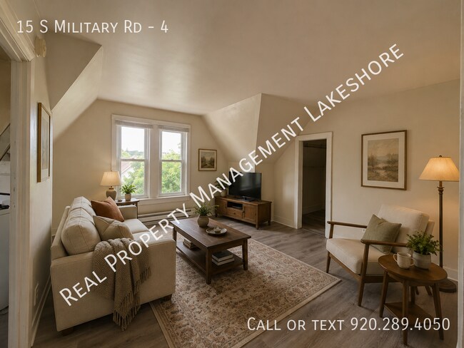 Foto del edificio - 15 S Military Rd