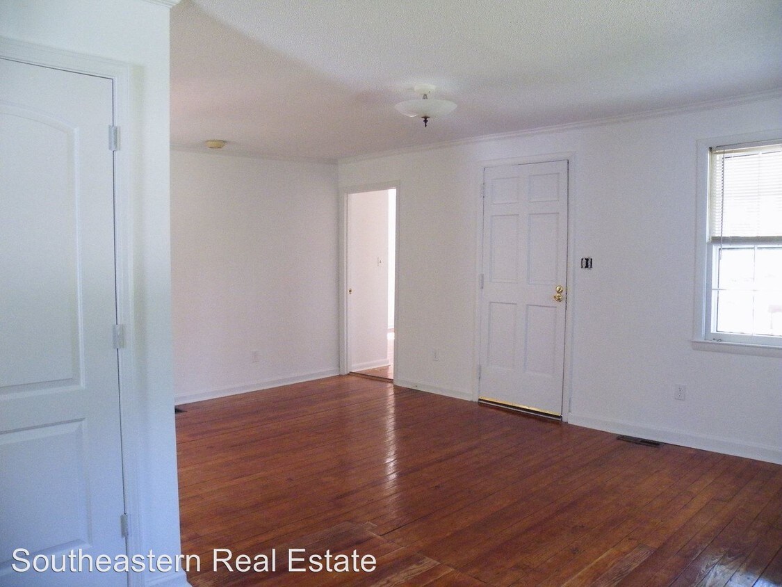 Building Photo - 3 br, 1 bath Apartment - 709 E Wilmington St