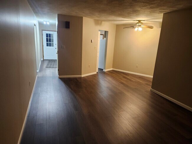 Foto del edificio - 2448 Wilshire Dr