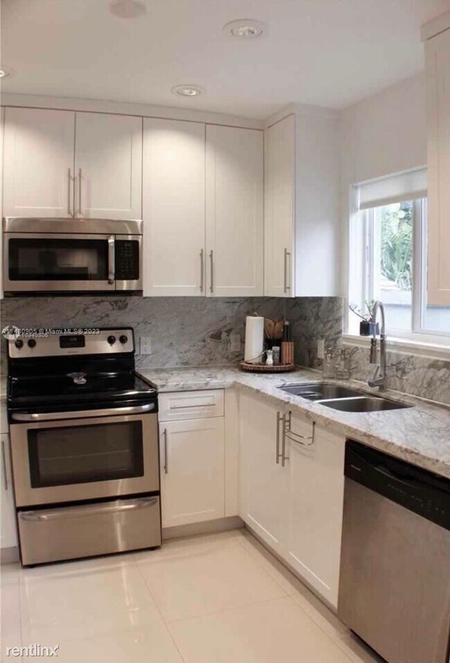 Foto del edificio - 3 br, 2 bath House - 9425 NW 2nd Ct