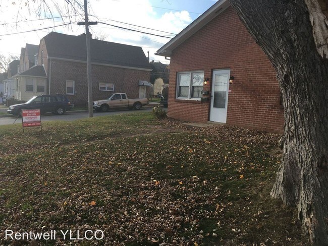 Building Photo - 1098 W Ridge Rd