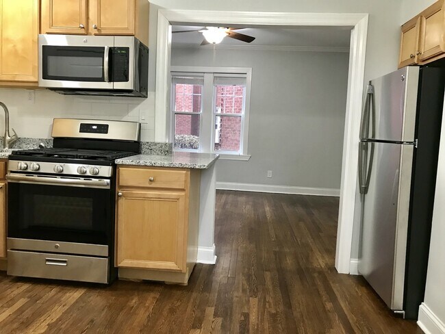 Foto del edificio - 6114 N Winthrop Ave
