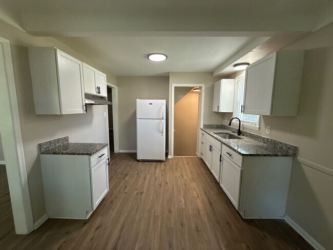 Foto del edificio - Fully Renovated 3-Bedroom Home – Move-In R...