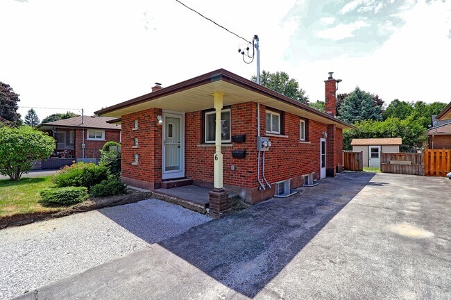 Building Photo - SUPERB 3-BEDROOM MAIN FLOOR OSHAWA APARTME...