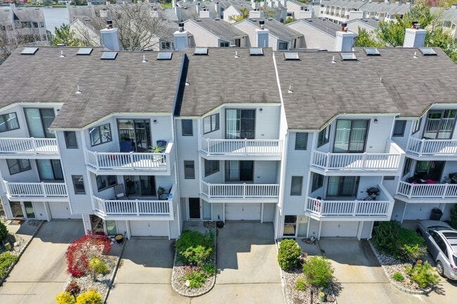 Building Photo - 3 Navesink Ct