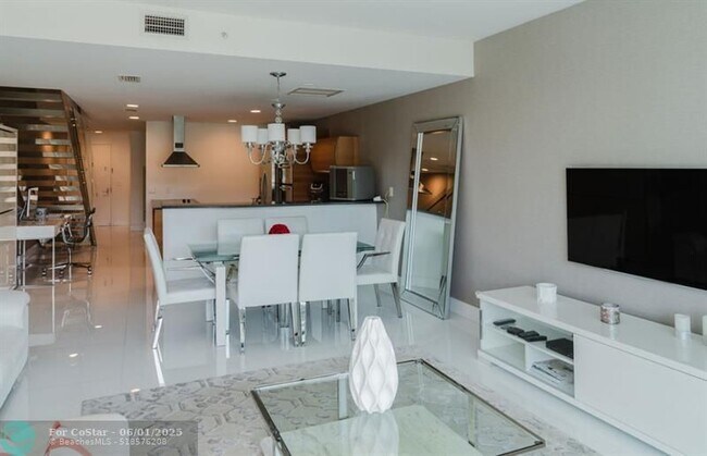 Foto del edificio - 2950 NE 188th St