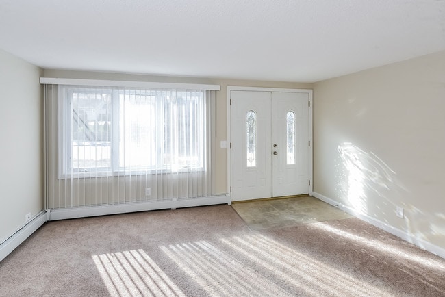 Building Photo - 30 Hedley Ave